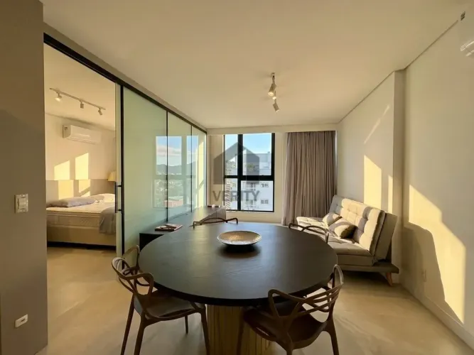 Studio Amplo Mobiliado com Dormitório Separado no Viva Trindade | 52,58 m² | Próximo à UFS