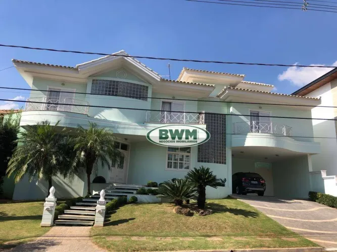 Casa venda Condomínio Isaura, sobrado com elevador, dois níveis, sendo na parte superior t