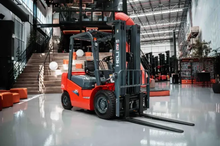 Empilhadeira HELI 2.5 Ton - Pronta para Trabalho | Ótima Oportunidade