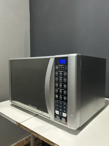 Micro-ondas Electrolux 31 Litros com Grill e Porta Espelhada - Funcionando Perfeitamente