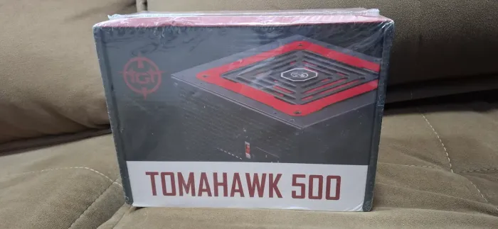 fonte de alimentação TGT Tomahawk 500W preta nova