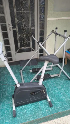 BICICLETA ERGOMÉTRICA+ ELÍPTICO ( VALOR DOS 2 JUNTOS )