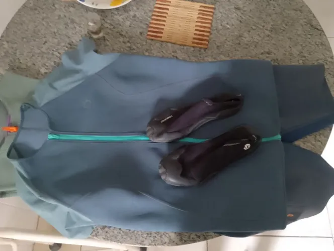 Kit Surf reag jonh,camisa jonh e sapatinha pra surf na   protecao pros pes e tbm o frio
