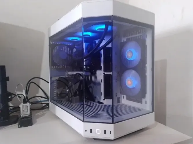 PC Gamer Ryzen 7 7700 + 16GB DDR5 + 4060