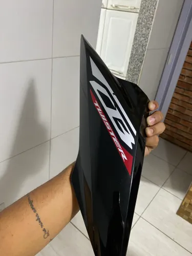 Aba direita cb 300f vermelha 2025