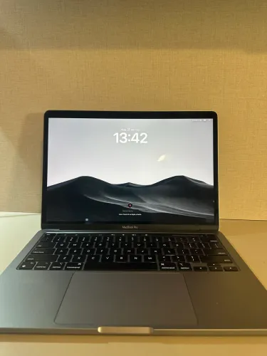 MacBook Pro M2