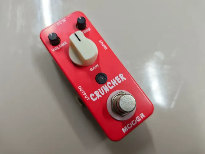 Mini Pedal de Guitarra Mooer Cruncher em estado de ZERO