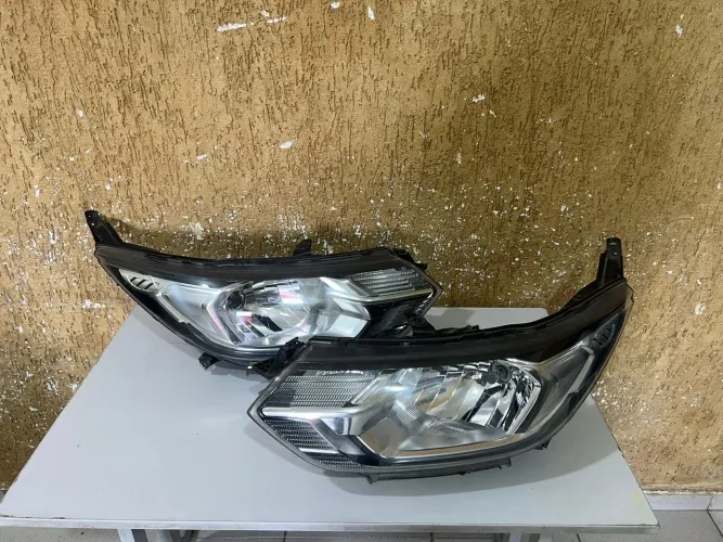 Par de Farol Spin 2019/2020/2021/2022/2023