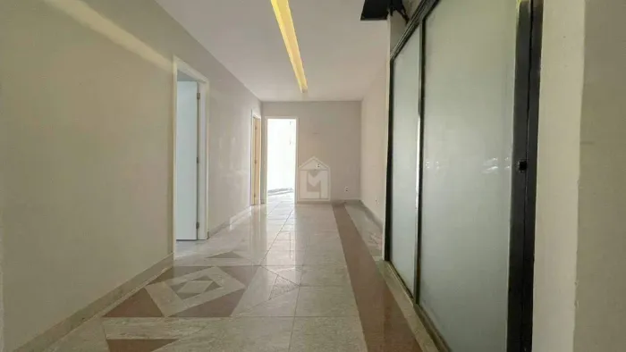Casa Comercial Estruturada 436m² em Localização Estratégica