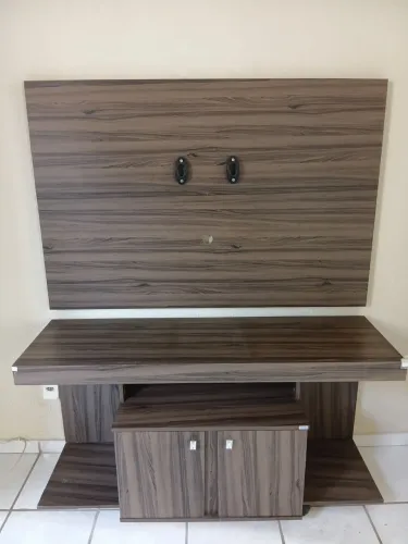 Rack com rodas e painel para tv
