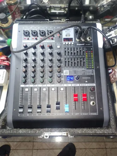 Mesa de som digital Mixer