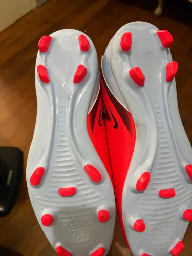 Chuteira Nike Phantom