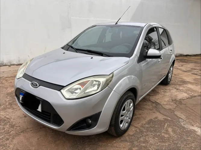 Ford Fiesta SE 1.6 8V Flex 5P 2014