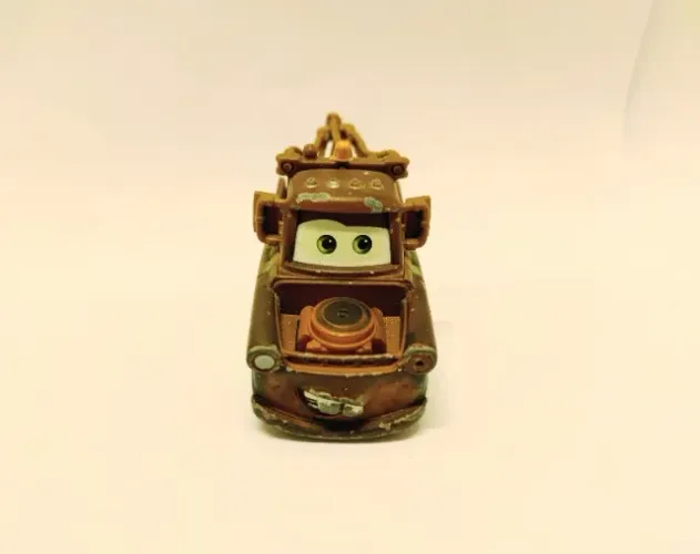 Disney Pixar Cars - Race Tow Mater (Usado)