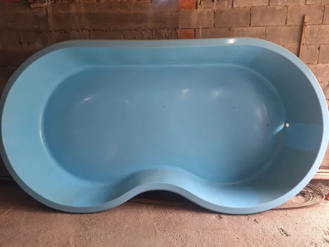 Vendo Piscina feijão 3,10x1,60 / 55 de profundidade