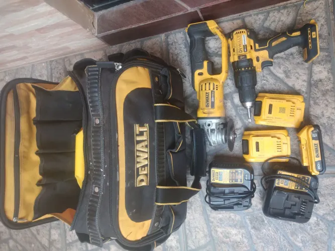 Kit Ferramentas 20V DeWalt Completo + 3 Baterias + 2 Carregadores + Bolsa - R$ 2.400