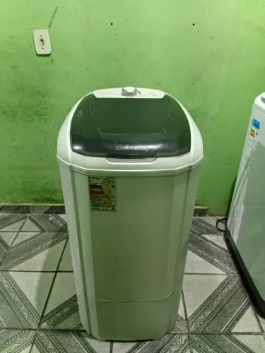 Maquina tanquinho de lavar roupas 8 kg bem conservado valor 150