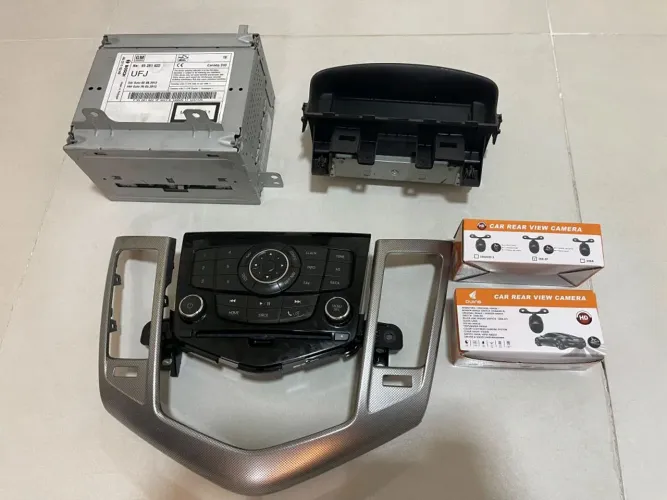 Kit Som Painel Original Chevrolet Cruze 2012 A 2016 + Módulo Bosch + 2 Câmeras de Ré