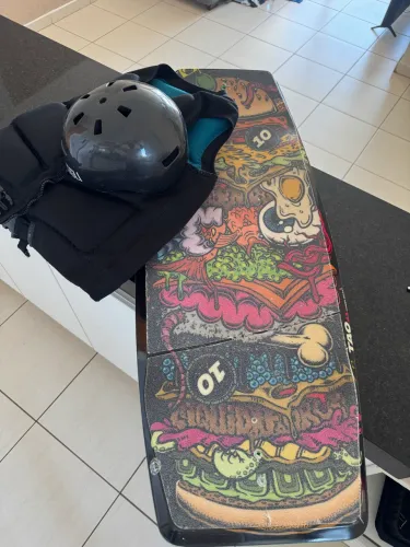 Prancha Wakeskate TAO 41 importada + kit colete e capacete