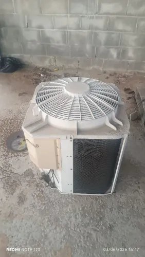 2 ar condicionado  funcionando perfeitamente só limpar e usar 