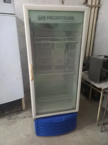 Geladeira expositora