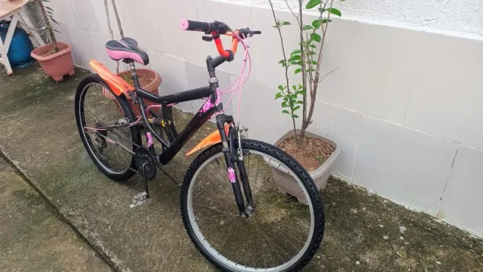 Vendo Bike Aro 26, perfeita para o dia a dia, passeios ou trabalho