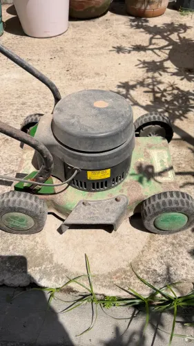 Maquina de Cortar Grama Elétrica