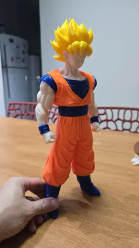 BONECO GOKU