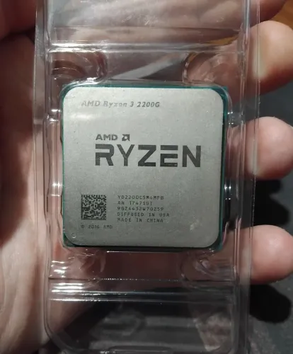 Ryzen 3 2200g Vega 8