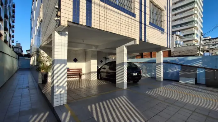 Kitão com sala, cozinha, banheiro social, área de serviço 1 vaga coletiva bairro Canto do
