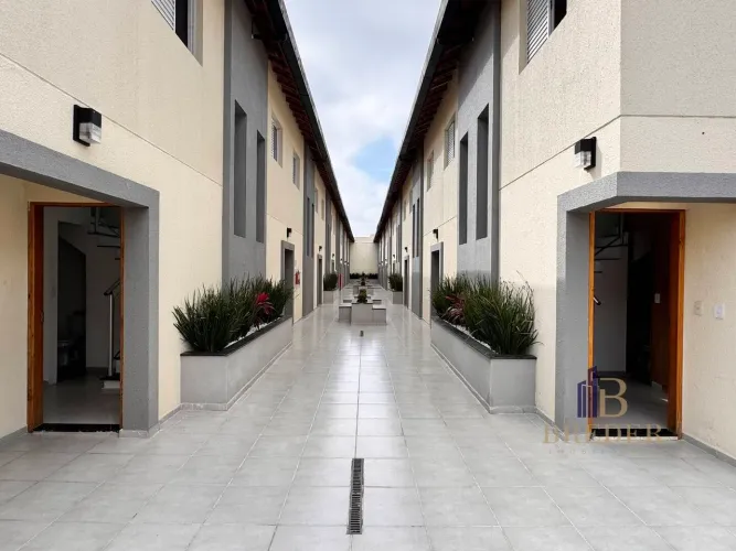 Casa em condomínio 2 dorms 53 mts Santa Maria Osasco