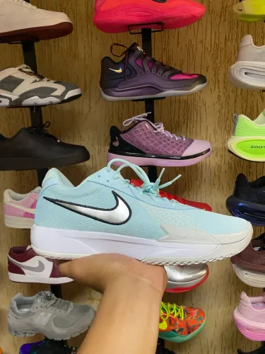 NIKE GR CUT ACADEMY - TAMANHO 43