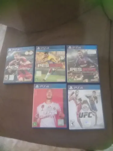 Vendo jogos ps4 midia fisica original sou de sorocaba