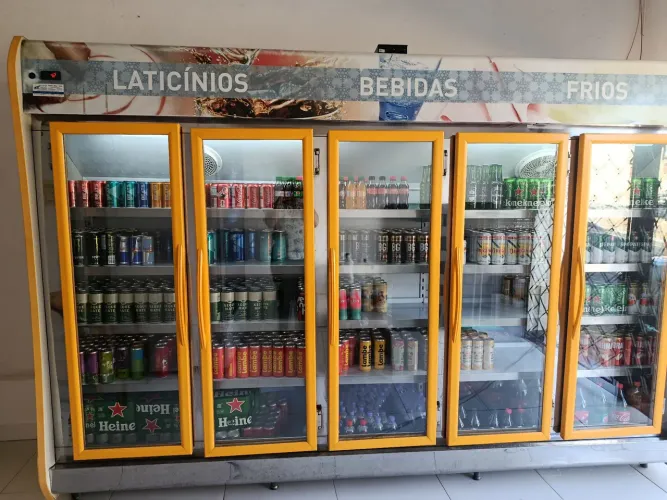 Vende-se expositor de frios