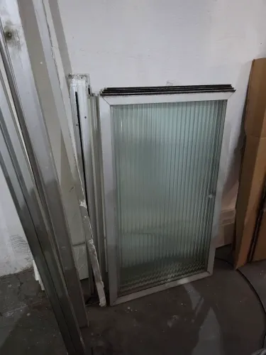 Vendo janela aluminio 2,50x105 = 300,00