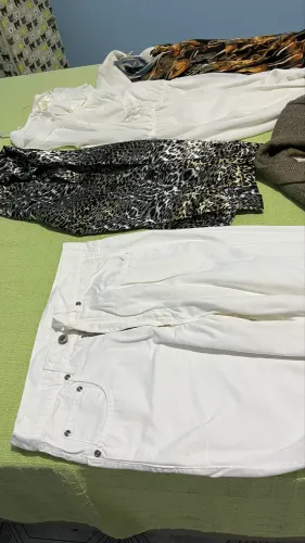 Roupas semi nova