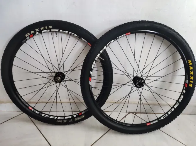 Rodas ZTR Crest cubos Novatec