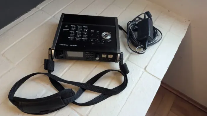 Gravador De Áudio Tascam Dr-680 Com Cartão 32gb
