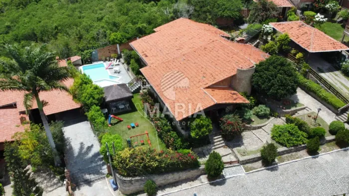 Casa dentro de condomínio à venda em Gravatá/PE! Com 4 suítes!