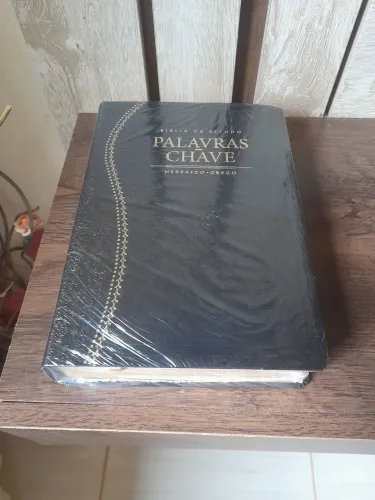 Bíblia de estudo palavra chave nova lacrada