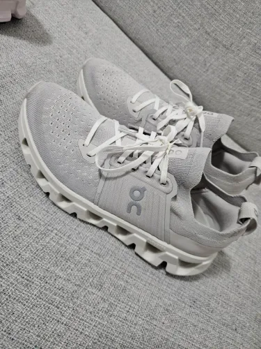 Tenis on Cloudswift 4 Feminino |<br><br>Branco |
