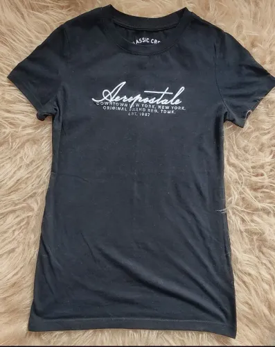 Blusa Aeropostale feminina em malha preta tamanho M com bordado. Nunca usada
