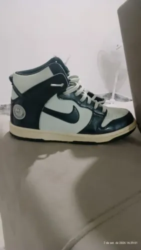 Nike Tênis infantil Dunk High SE.