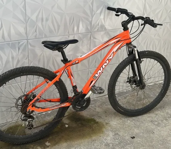 Bicicleta de Alumínio Aro 26