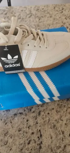 Tenis adidas