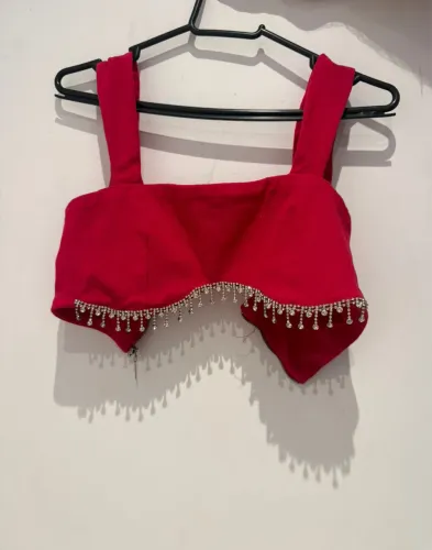 CROPPED/ TOP COM STRASS