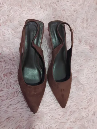 Scarpin satinato marrom 35
