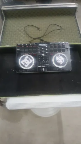 Controladora numark com keize