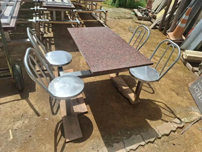 Mesa de granito com inox para refeitórios, lanchonetes e área de lazer.