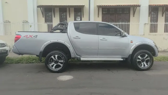 Mitsubishi L200 Triton GLS 3.2 CD TB Int.diesel MEC 2013